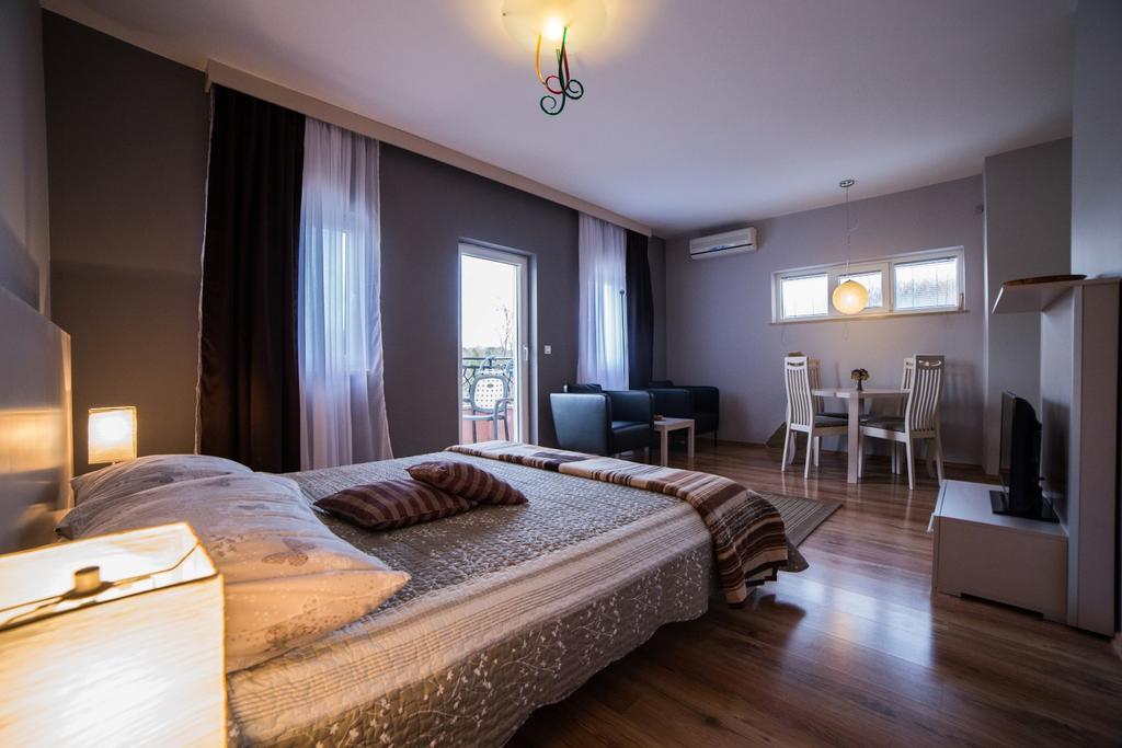 Villa Lugano 罗维尼 外观 照片