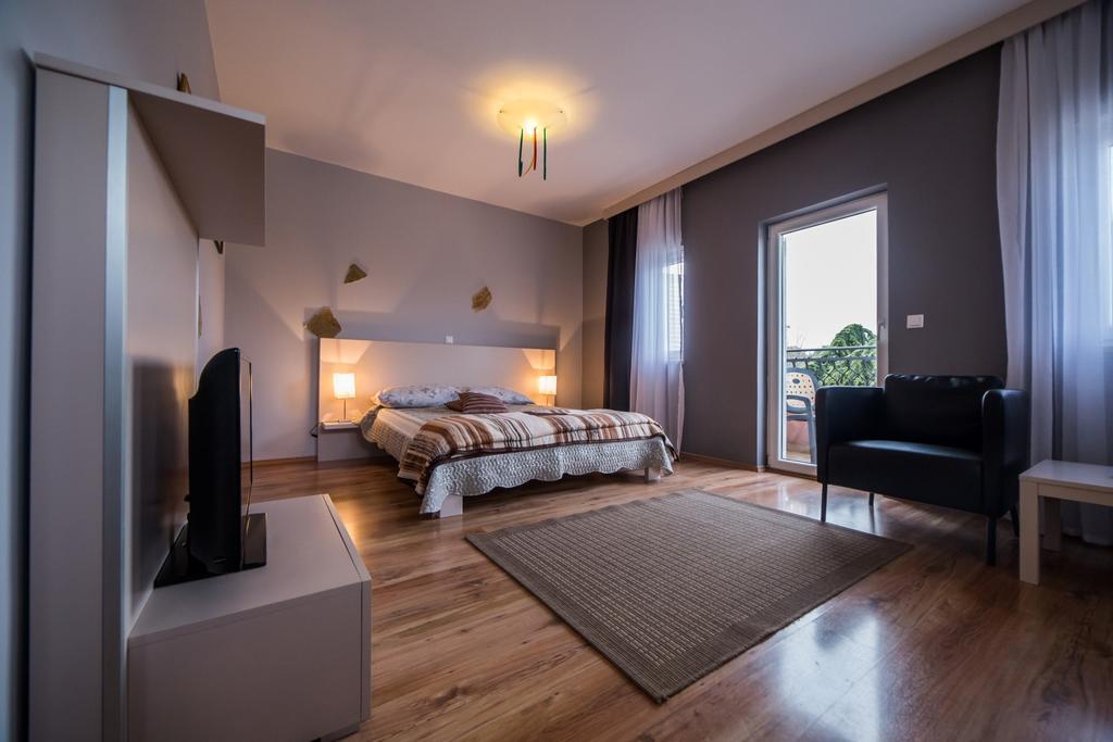 Villa Lugano 罗维尼 外观 照片